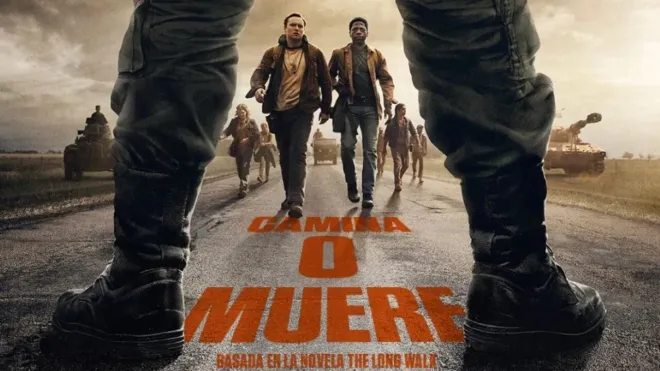 La fascinante e inquietante cinta “Camina o muere”, basada en la novela de Stephen King, muestra con brutal realismo el costo de la resistencia humana en la búsqueda de un futuro mejor.